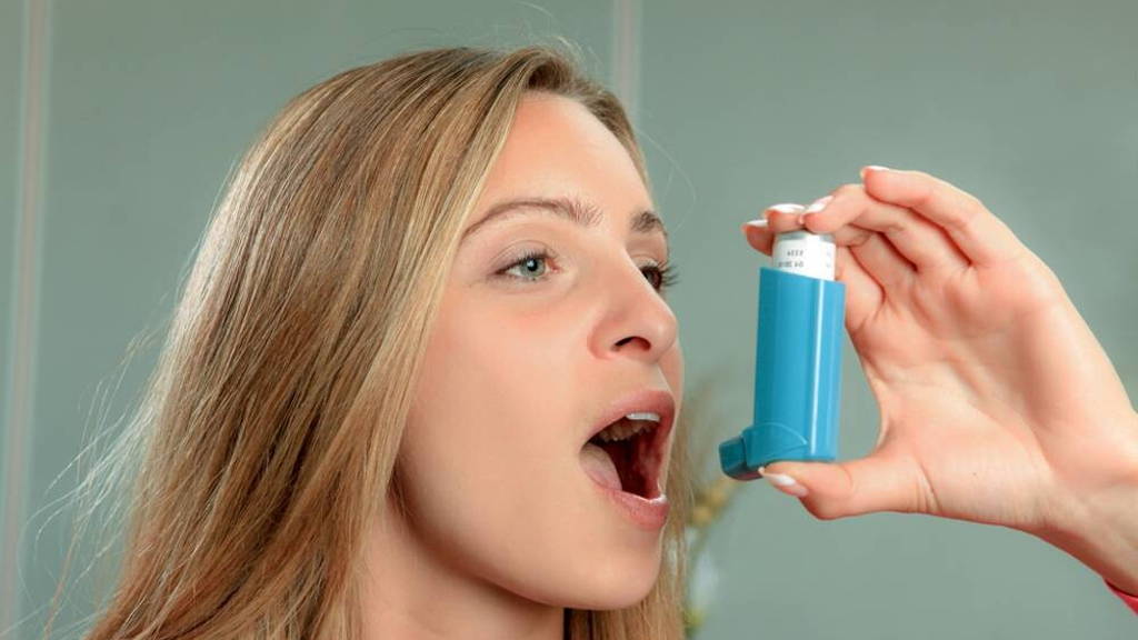 Astma-Patient-Inhaler