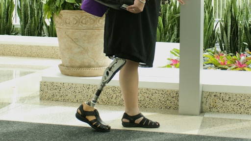 Sensoren in prothese-enkel zorgen voor evenwicht
